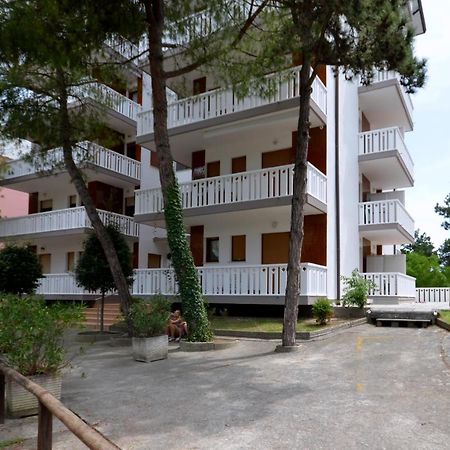 Lucerna Lägenhet Lignano Sabbiadoro Exteriör bild
