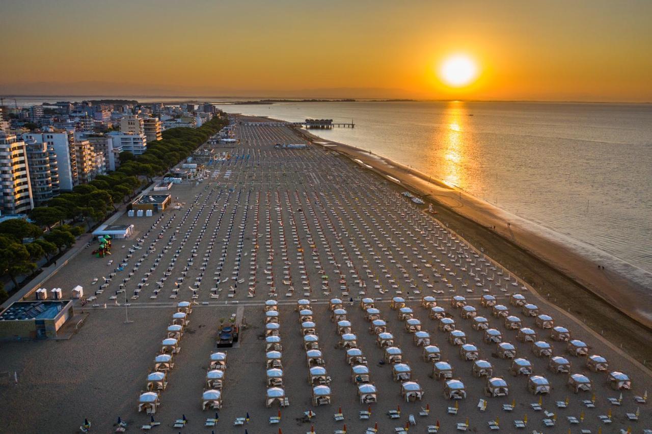 Lucerna Lägenhet Lignano Sabbiadoro Exteriör bild