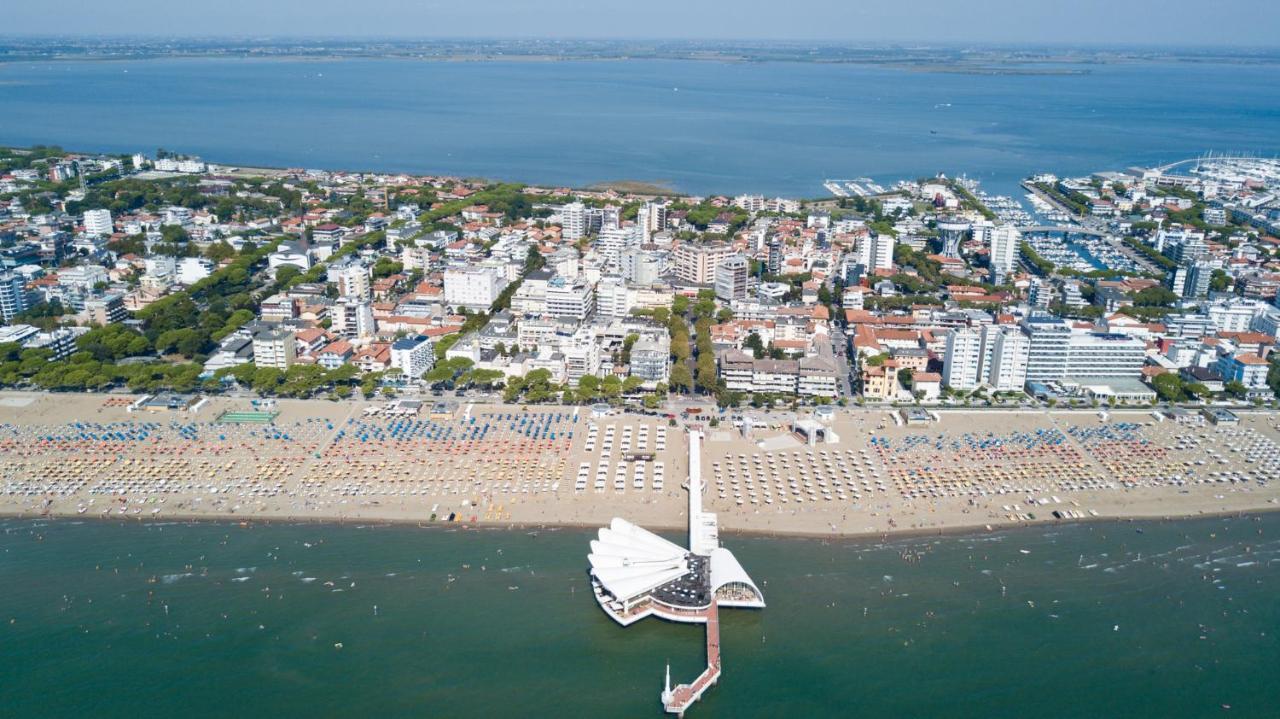 Lucerna Lägenhet Lignano Sabbiadoro Exteriör bild